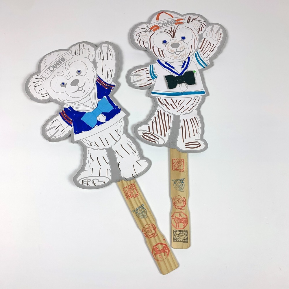 Epcot World‎ Showcase Kidcot Fun Spot Duffy on Stick 12 Country Stamps Discont'd
